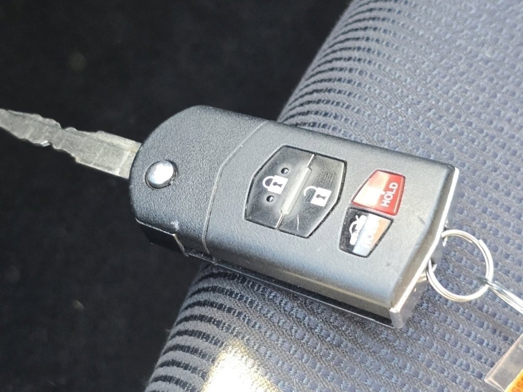 Used 2015 MAZDA MX-5 Miata Sport image 35