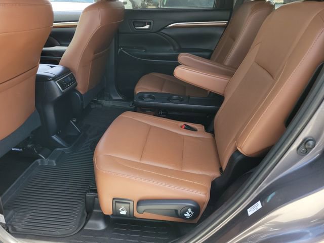 Used 2019 Toyota Highlander Limited AWD/4WD image 11
