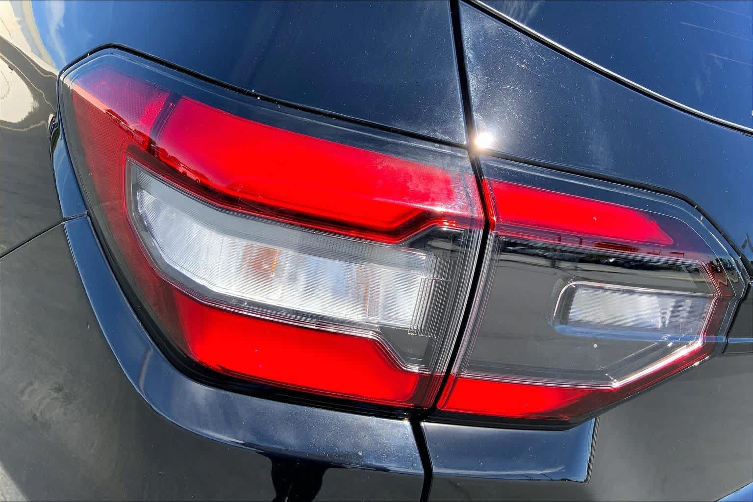 Used 2025 Honda Pilot TrailSport image 28