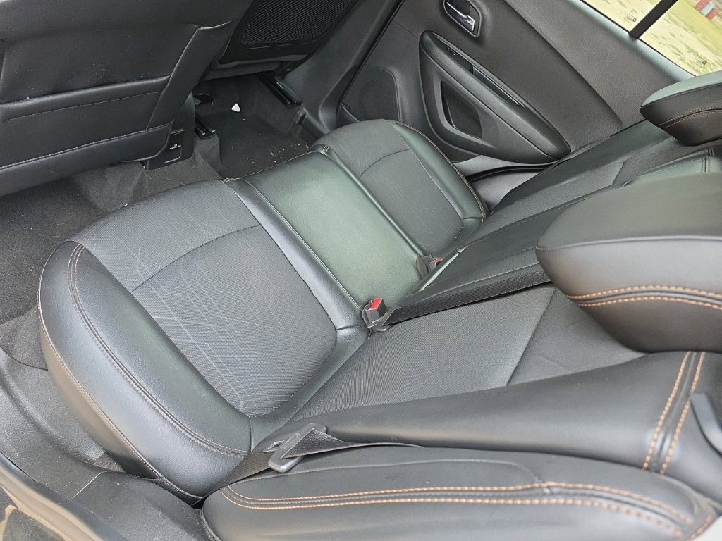 Used 2019 Chevrolet Trax LT w/ LT Convenience Package FWD image 10