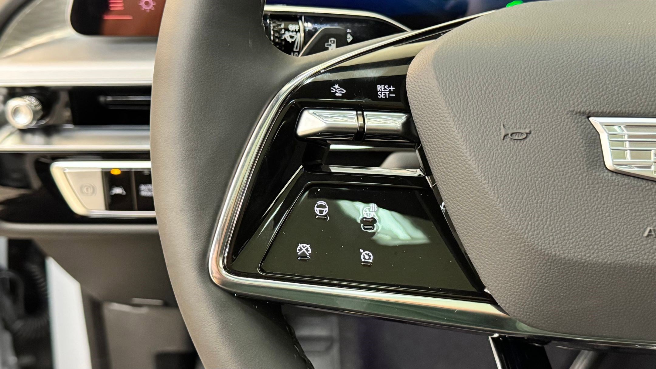 New 2026 Cadillac Lyriq Luxury image 18