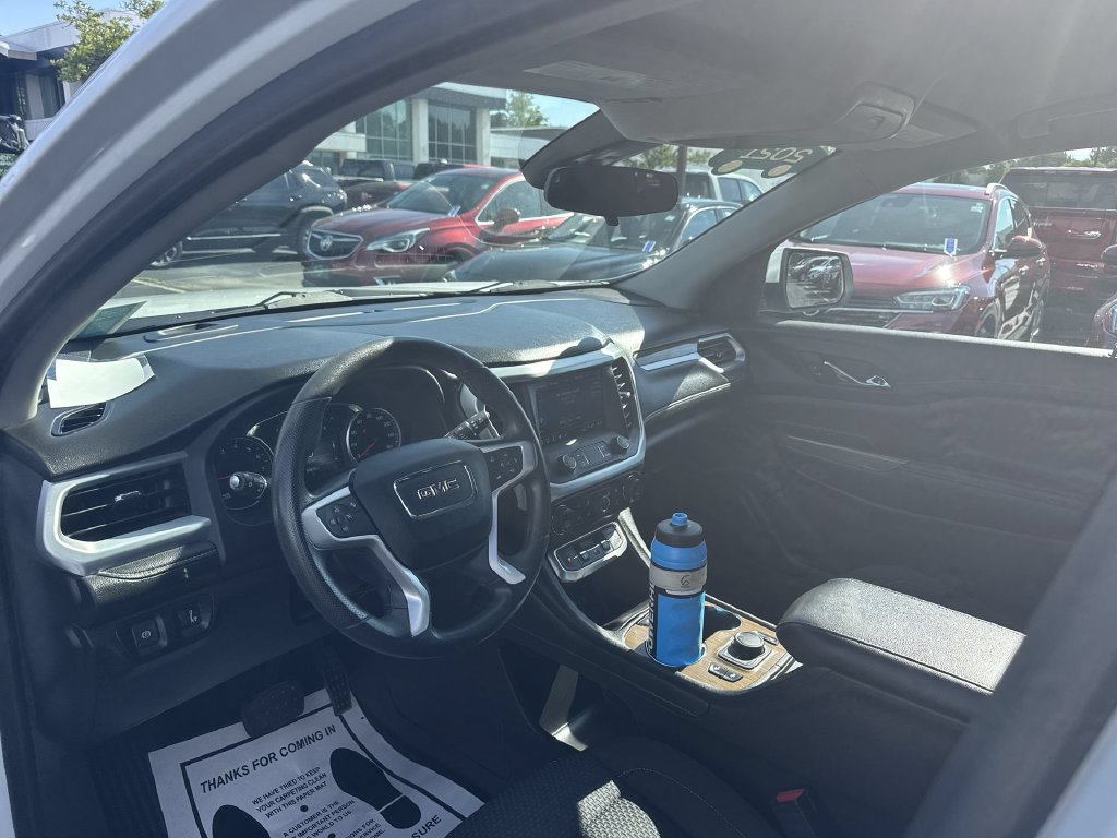 Used 2021 GMC Acadia SLE w/ Driver Convenience Package FWD image 10
