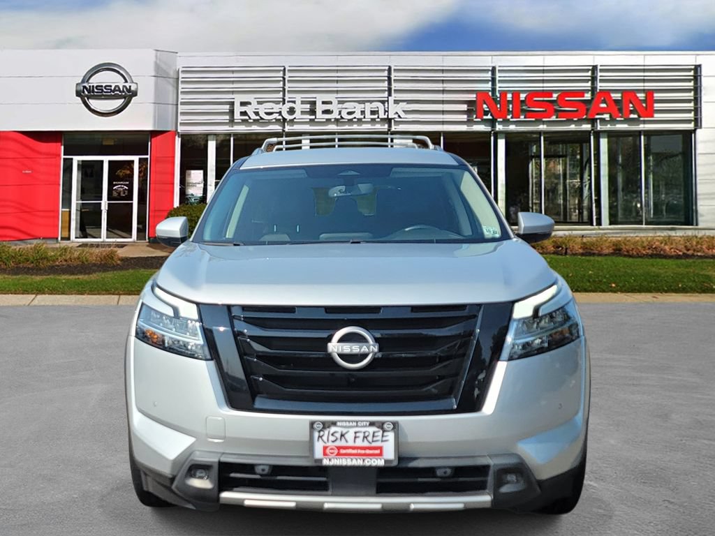 Used 2023 Nissan Pathfinder SL w/ Lighting Package (N92) AWD/4WD image 2