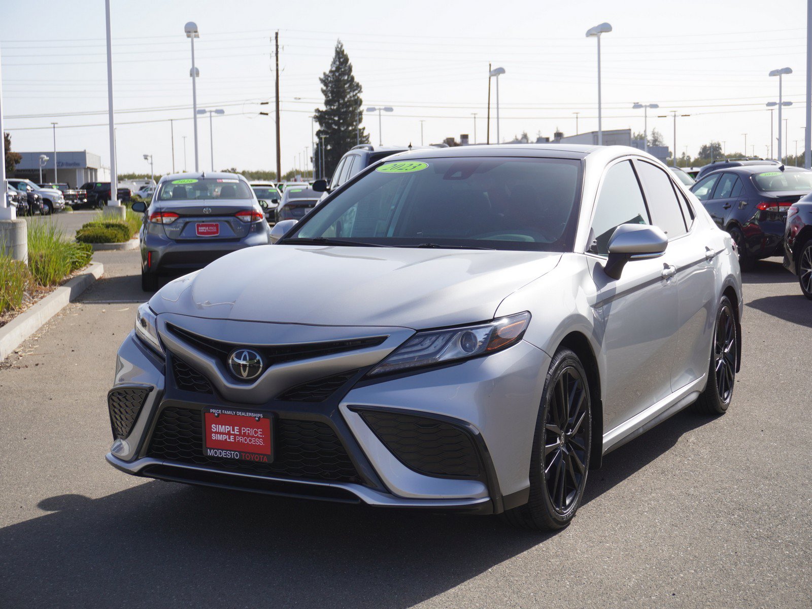 Used 2023 Toyota Camry XSE FWD image 7