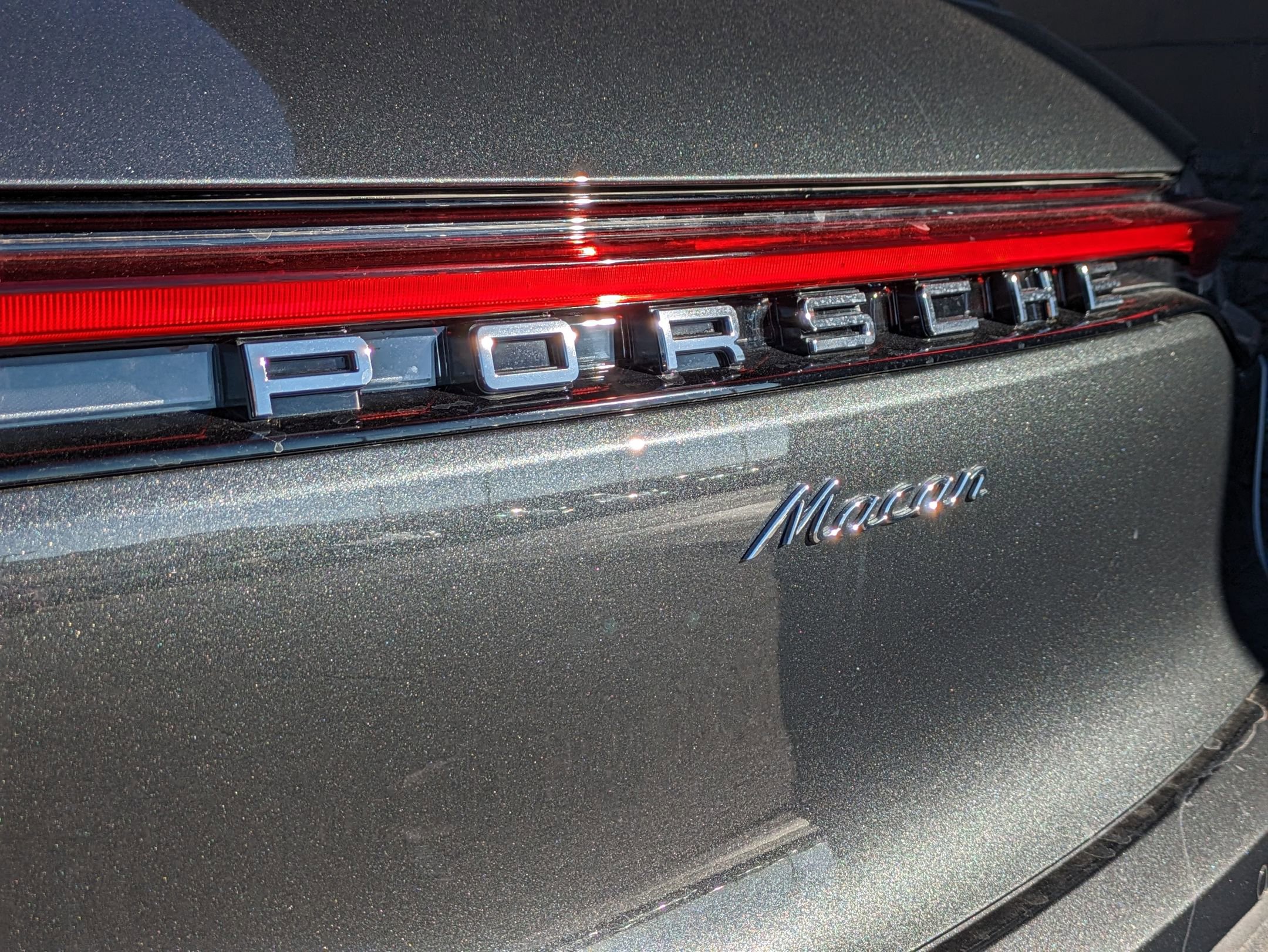 Certified 2025 Porsche Macan image 24
