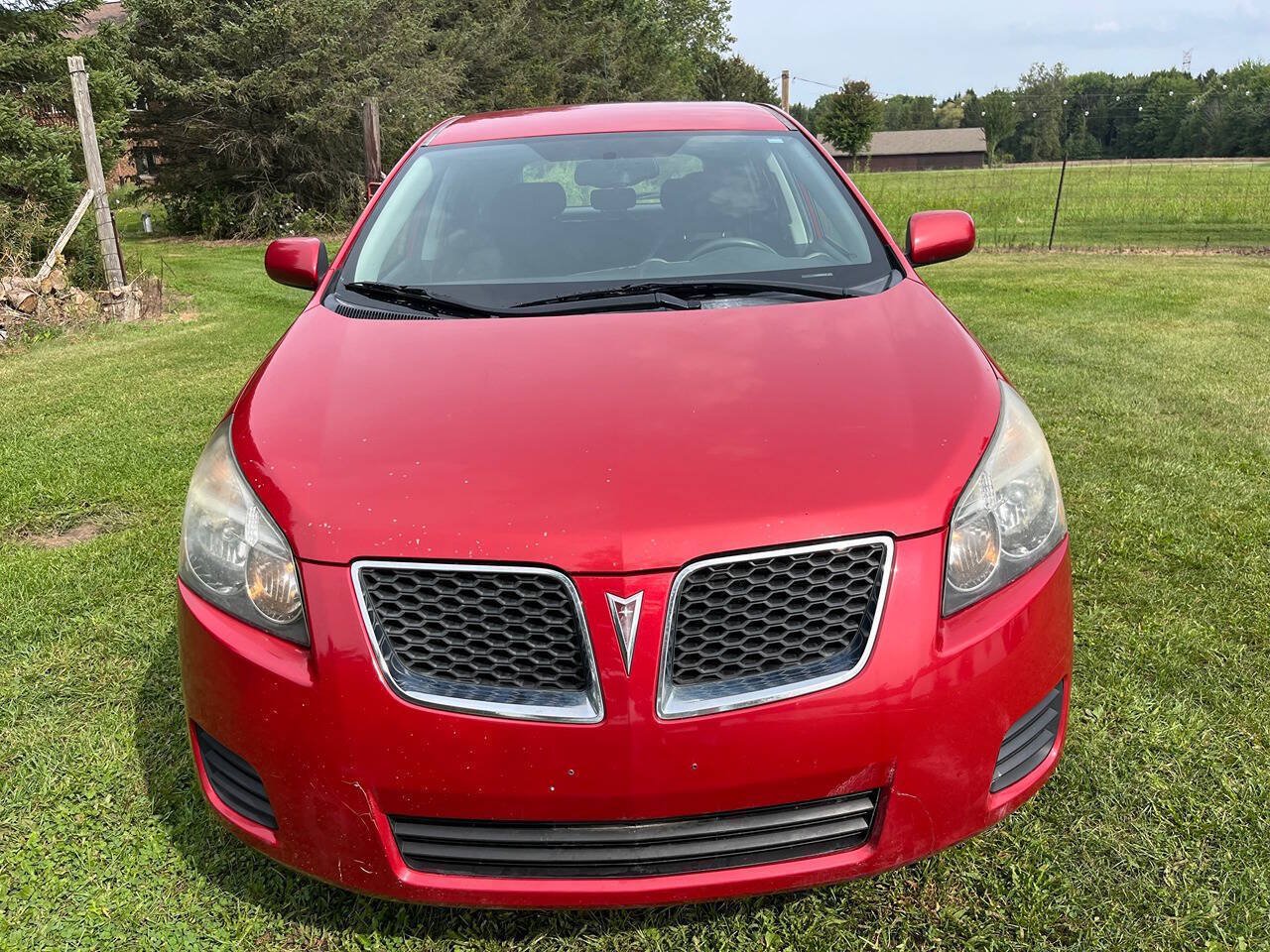 Used 2010 Pontiac Vibe w/ Preferred Package FWD image 2