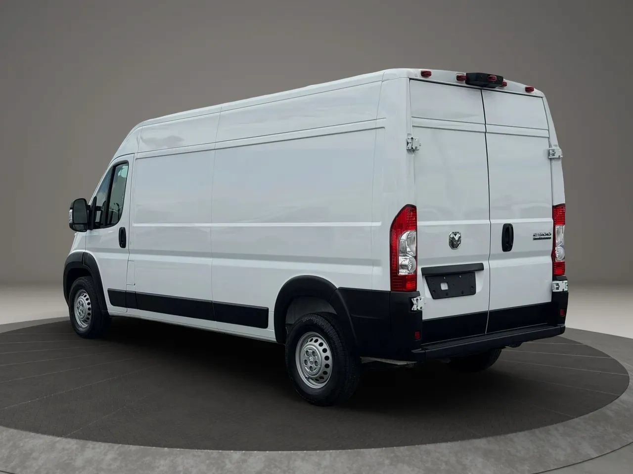 Used 2025 RAM ProMaster 2500 w/ Convenience Group FWD image 4