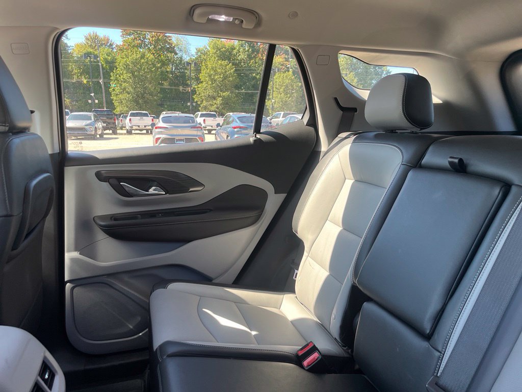 Used 2023 GMC Terrain SLT FWD image 18