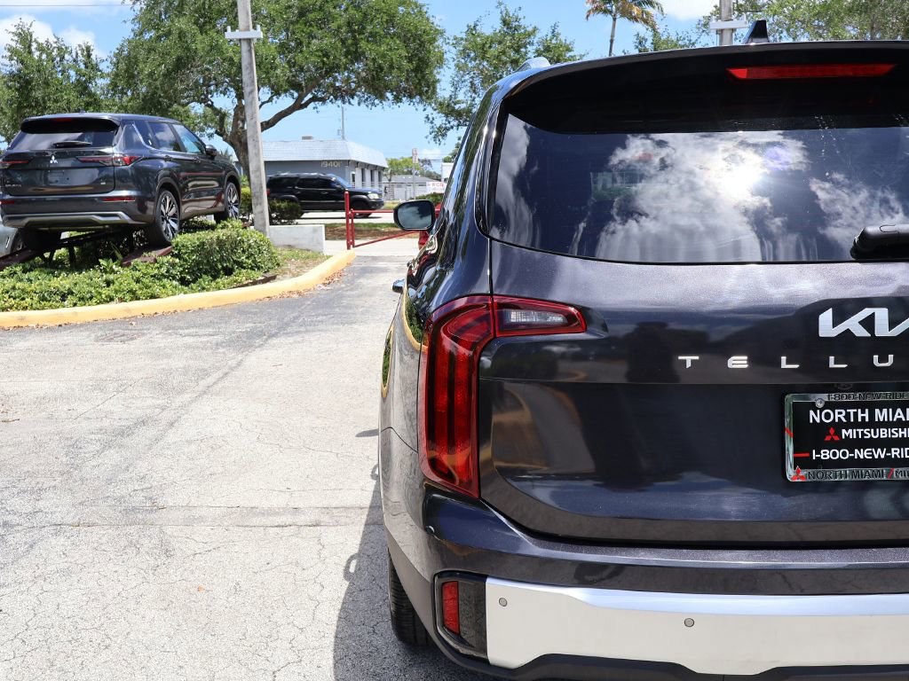 Used 2025 Kia Telluride S FWD image 10