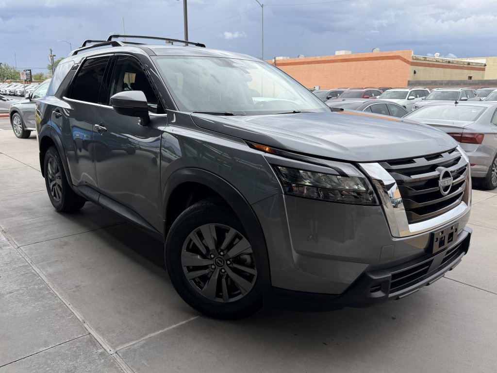 Used 2025 Nissan Pathfinder SV FWD image 6