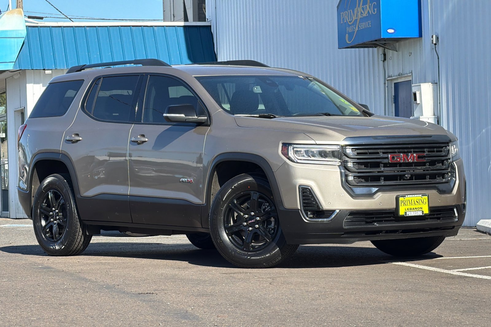 Used 2022 GMC Acadia AT4 w/ Technology Package AWD/4WD image 2