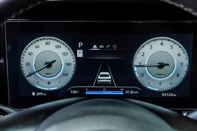 Used 2025 Hyundai Elantra Limited FWD image 35