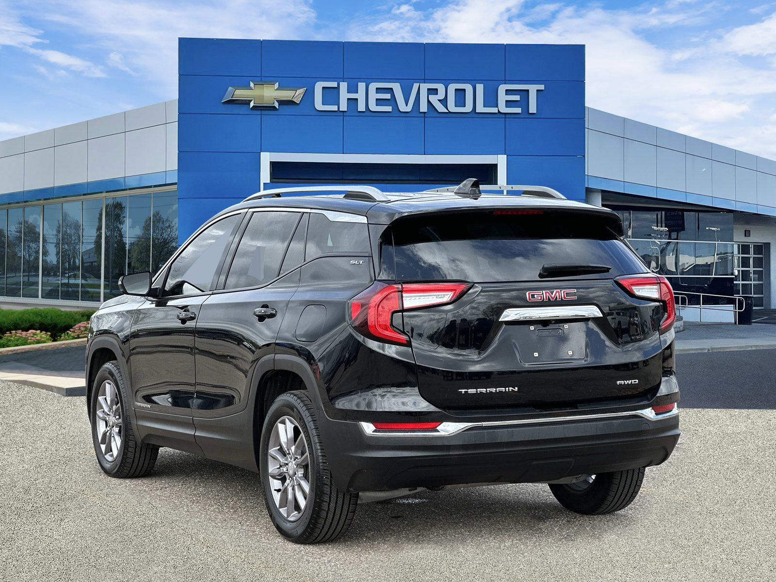 Certified 2023 GMC Terrain SLT AWD/4WD image 3