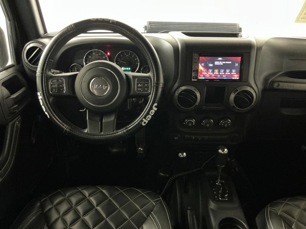 Used 2015 Jeep Wrangler Unlimited Sport w/ Connectivity Group AWD/4WD image 8