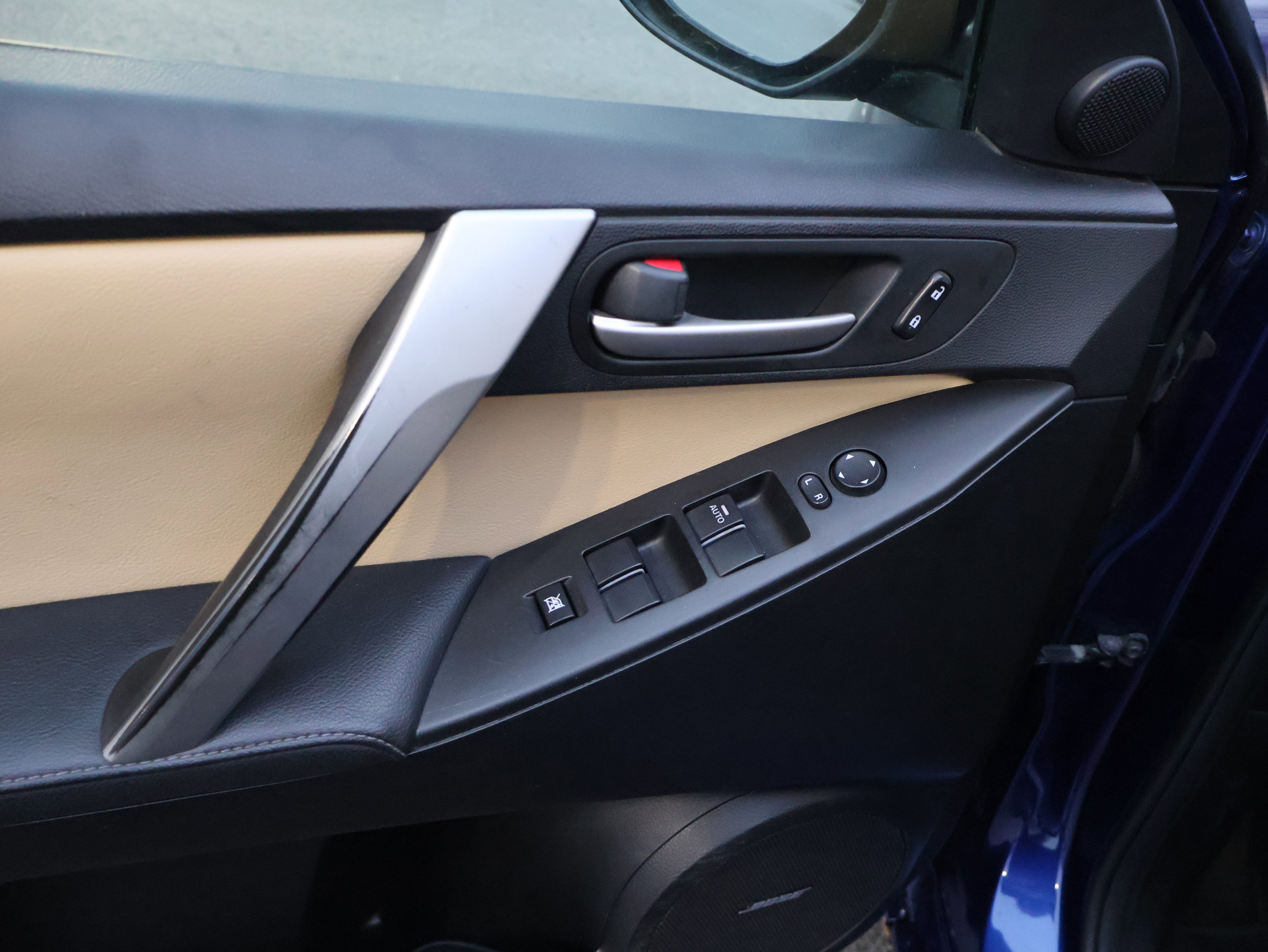 Used 2012 MAZDA MAZDA3 i Grand Touring image 21