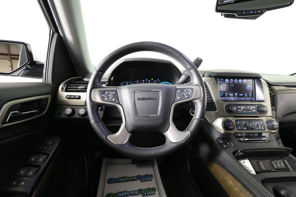Used 2018 GMC Yukon Denali w/ Open Road Package AWD/4WD image 32