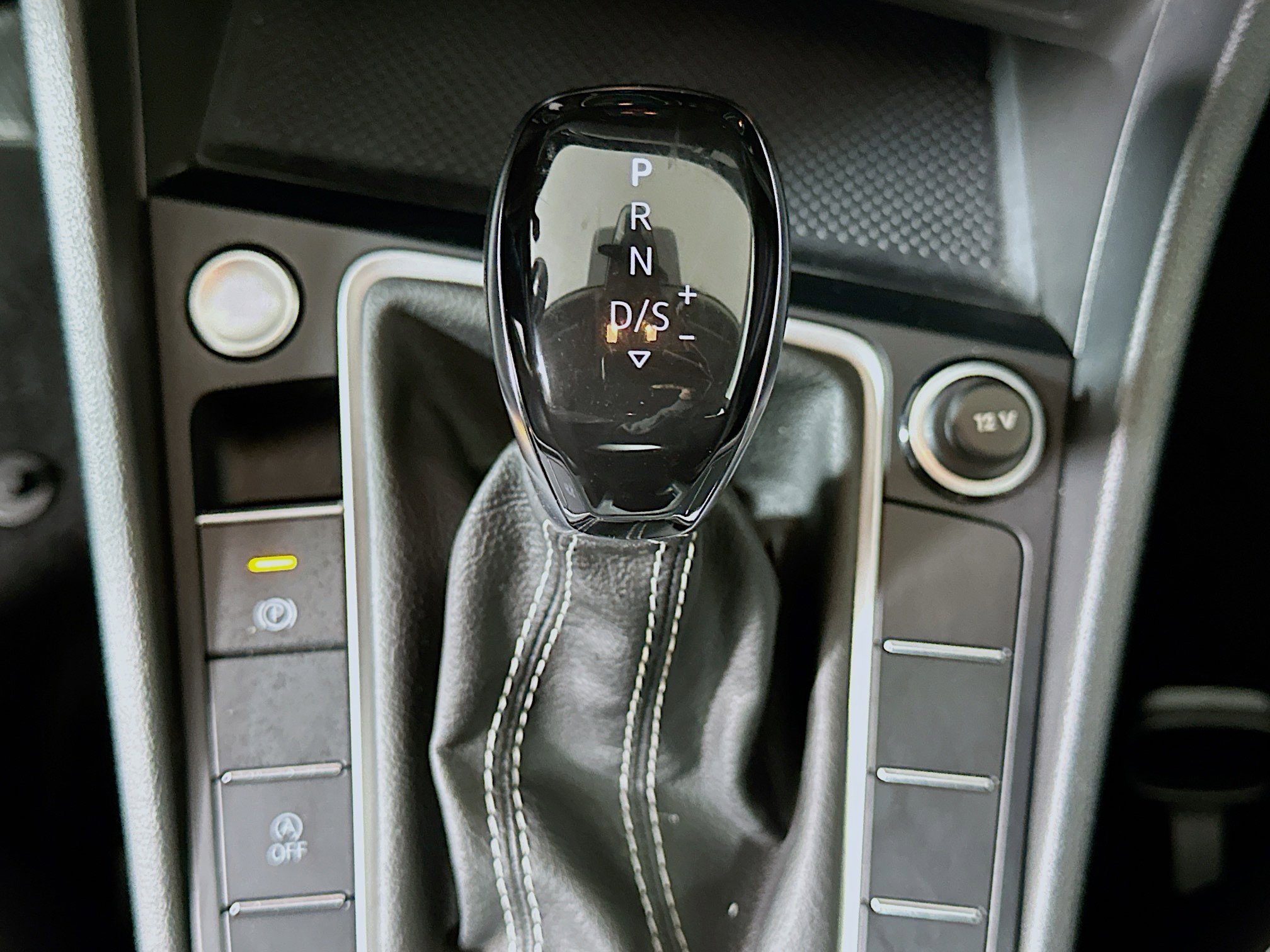 Used 2024 Volkswagen Jetta SE image 24