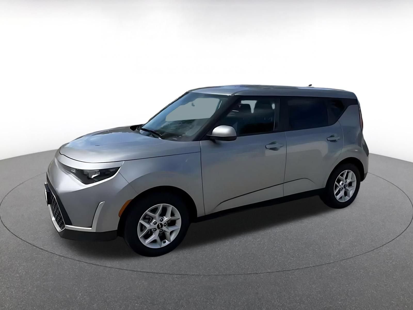 Used 2025 Kia Soul LX w/ LX Technology Package FWD image 7
