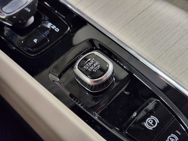 New 2026 Volvo XC60 T8 Ultra w/ Protection Package Premier AWD/4WD image 20