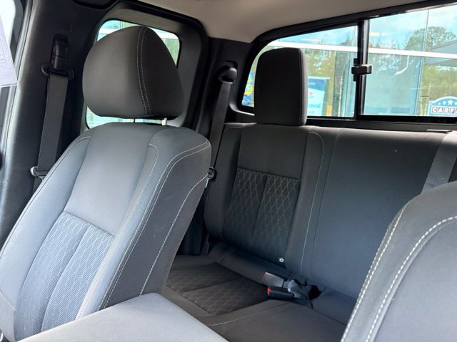 Used 2018 Nissan Titan SV AWD/4WD image 25
