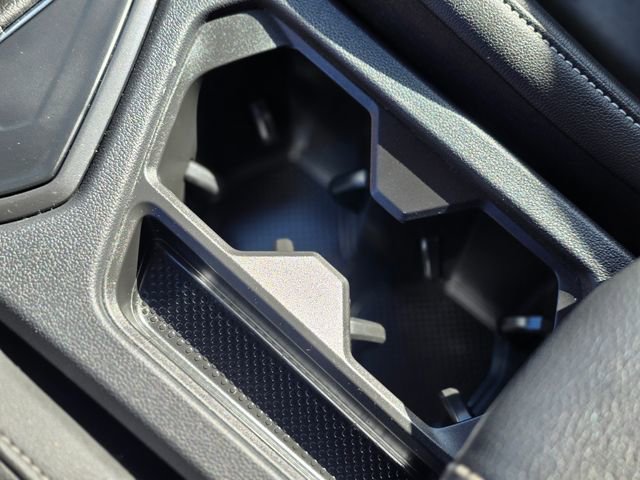 Used 2024 Volkswagen Tiguan Wolfsburg Edition image 37