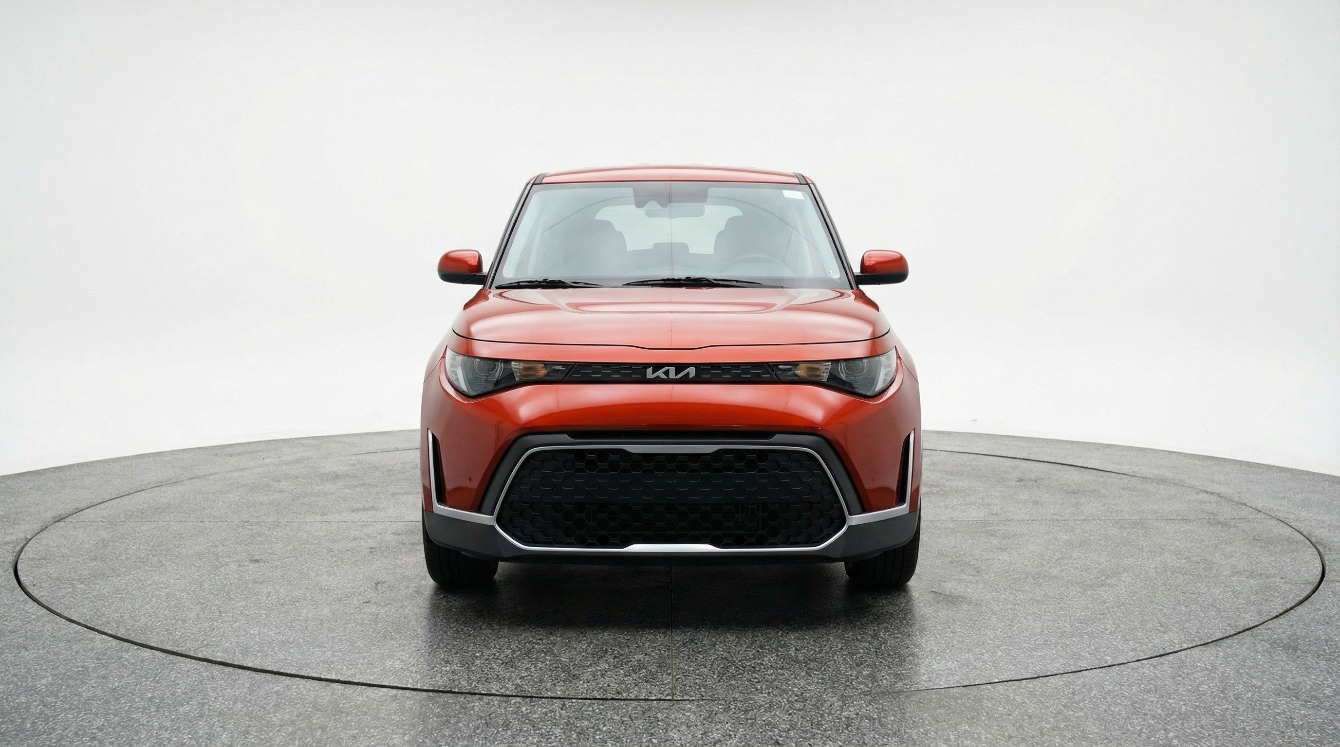 Used 2025 Kia Soul LX w/ LX Technology Package image 2