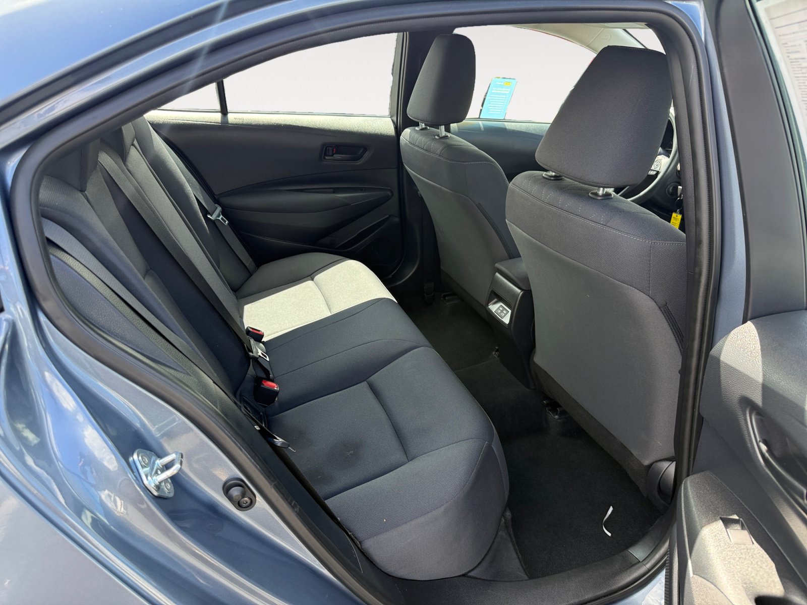 Used 2025 Toyota Corolla LE FWD image 18