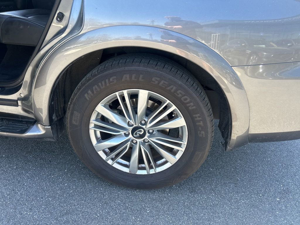 Used 2019 INFINITI QX80 Luxe w/ All-Season Package image 8
