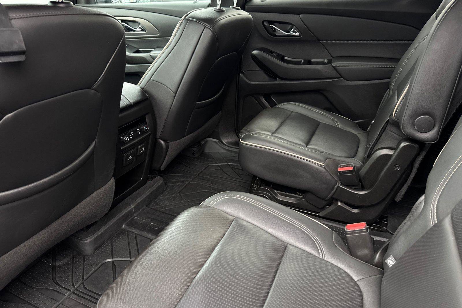 Used 2023 Chevrolet Traverse Premier w/ Redline Edition image 14