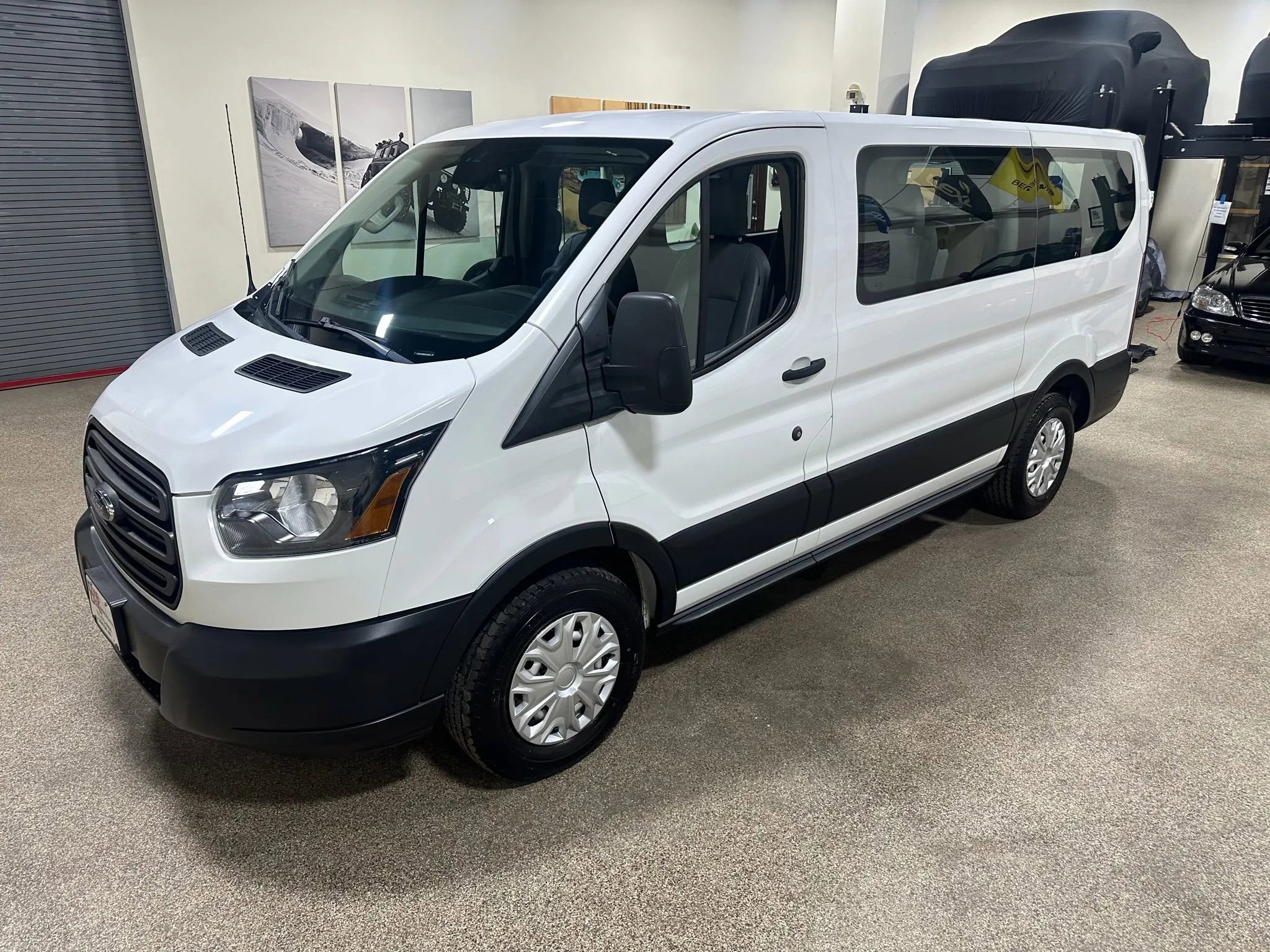 Used 2019 Ford Transit 150 XL image 3