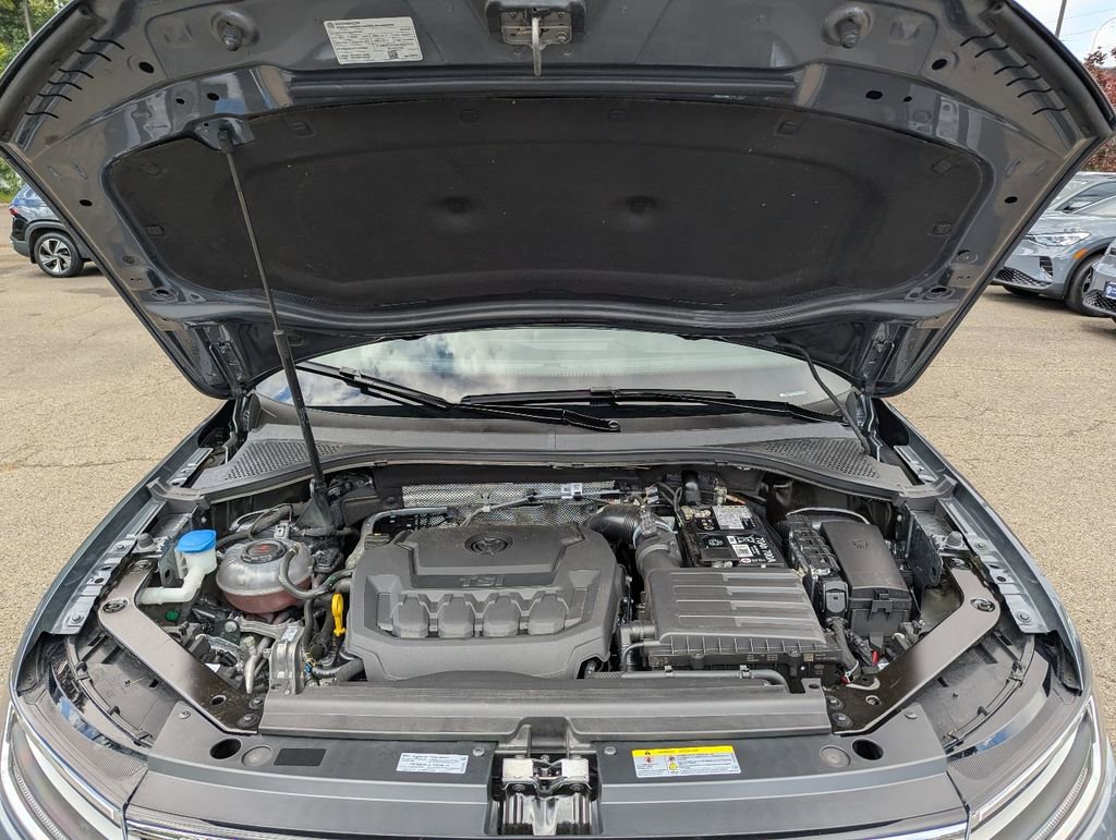 Certified 2024 Volkswagen Tiguan SE w/ Panoramic Sunroof Package image 35