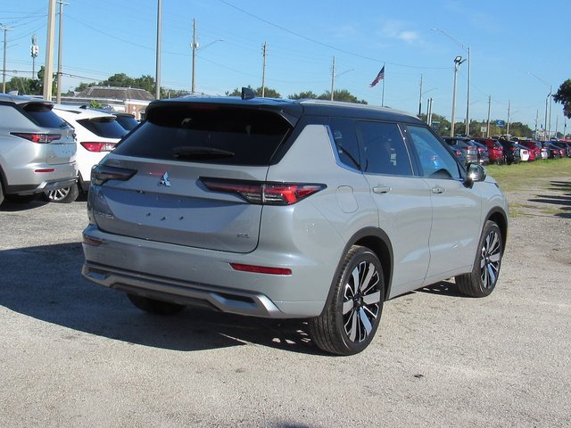 New 2025 Mitsubishi Outlander SEL image 3