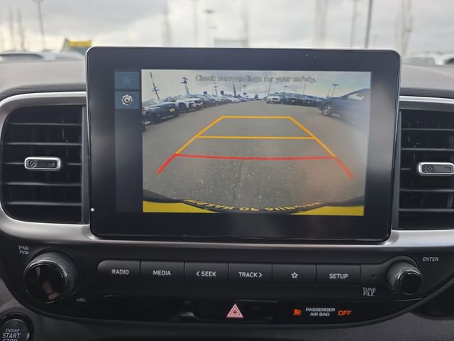 Used 2025 Hyundai Venue SEL image 25