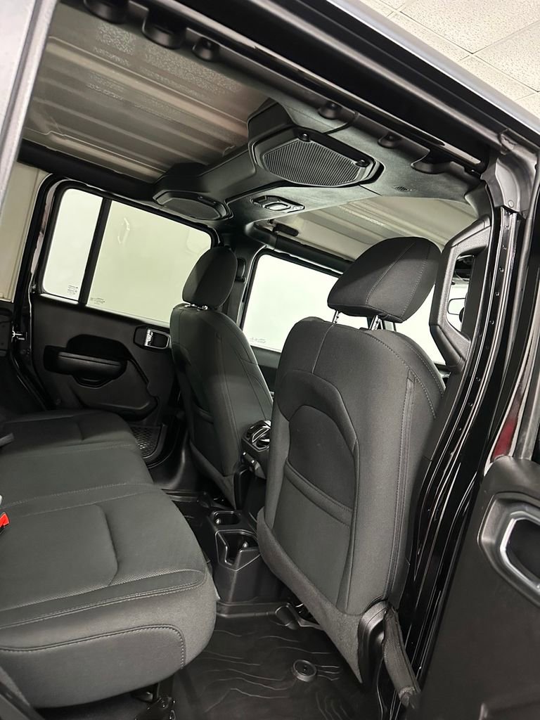Used 2022 Jeep Wrangler Unlimited Sport image 38