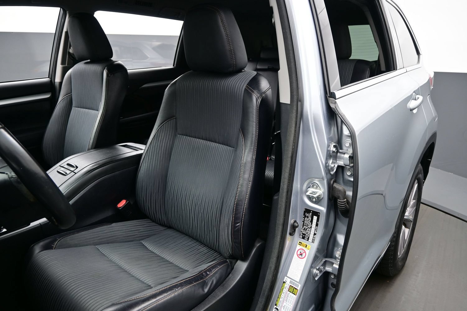 Used 2014 Toyota Highlander Plus FWD image 11
