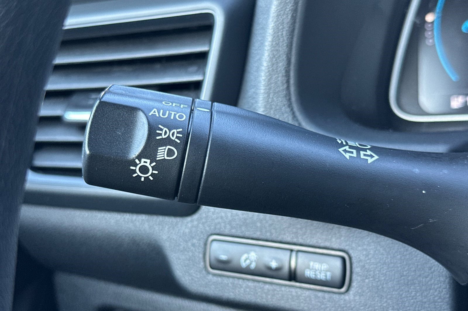 Used 2018 Nissan Leaf S w/ S Charge Package image 31