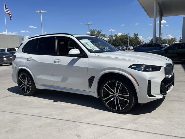 New 2026 BMW X5 xDrive40i w/ M Sport Package AWD/4WD image 4
