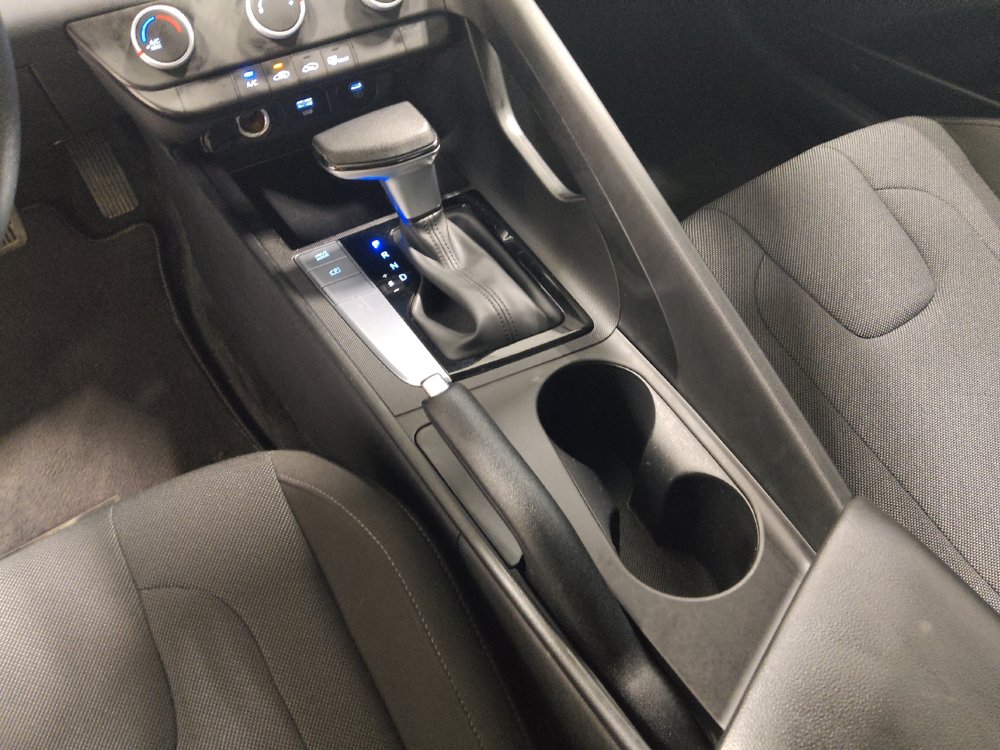 Used 2025 Hyundai Elantra SE FWD image 26