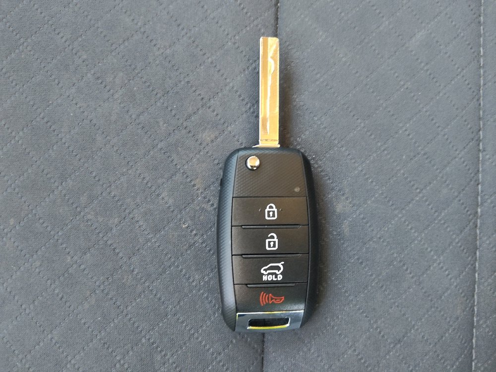 Used 2016 Kia Sorento LX w/ LX Convenience Package image 32