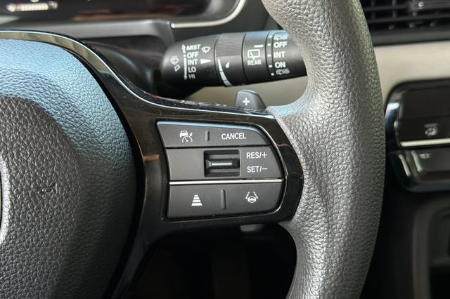 Used 2023 Honda Pilot LX image 31