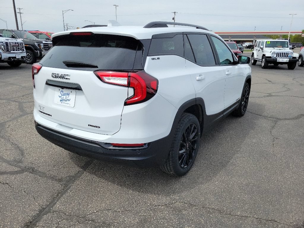 Used 2023 GMC Terrain SLE w/ Driver Convenience Package AWD/4WD image 5