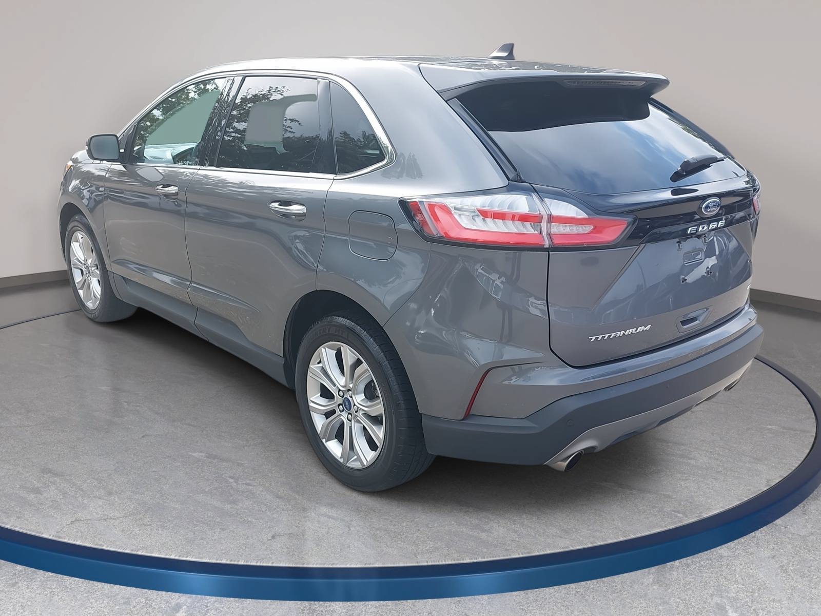 Used 2022 Ford Edge Titanium w/ Equipment Group 301A AWD/4WD image 7