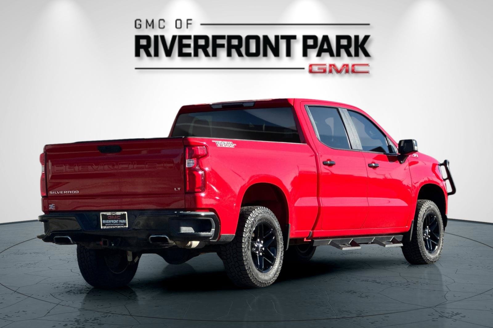 Used 2021 Chevrolet Silverado 1500 LT Trail Boss image 3
