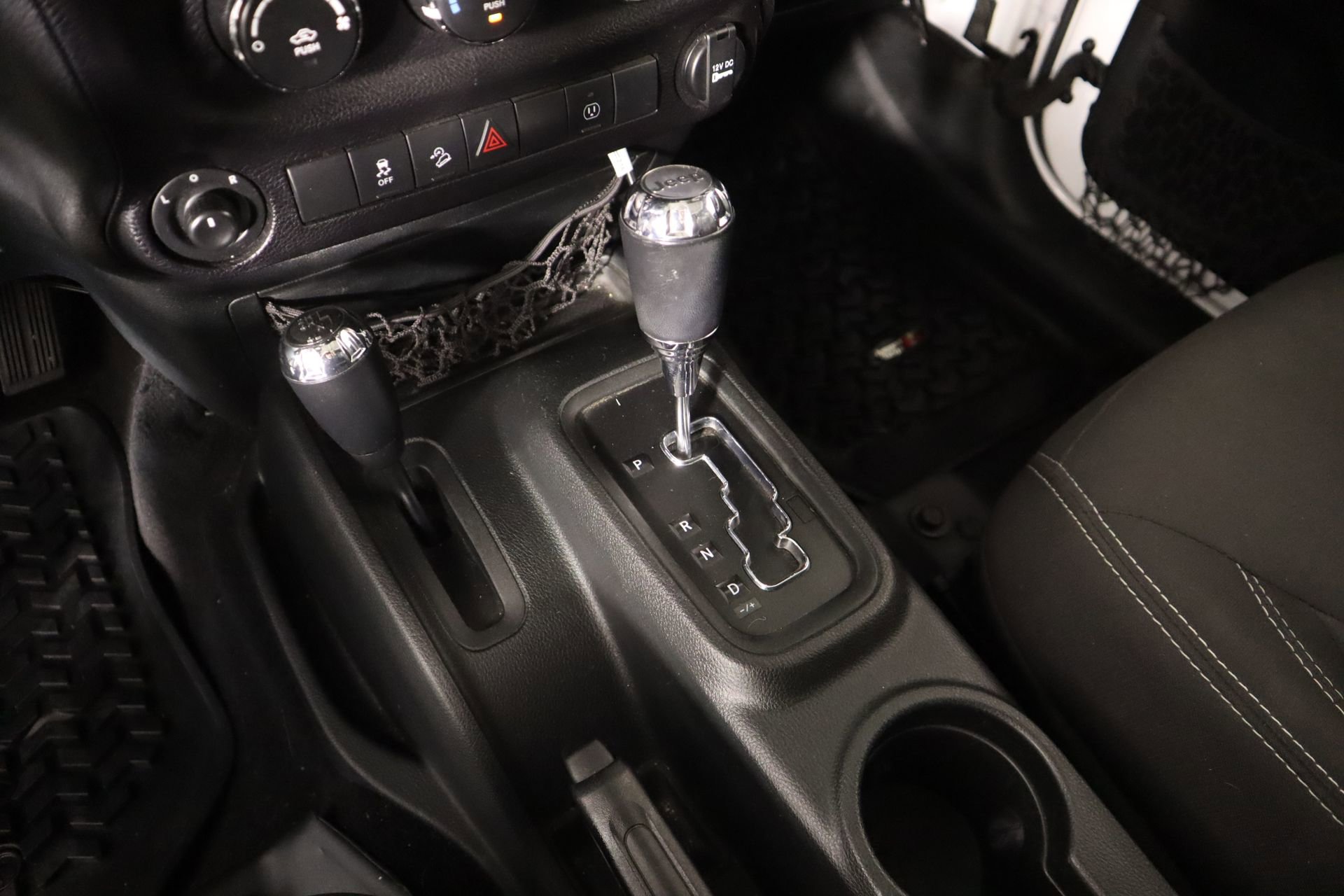 Used 2017 Jeep Wrangler Unlimited Sahara image 7