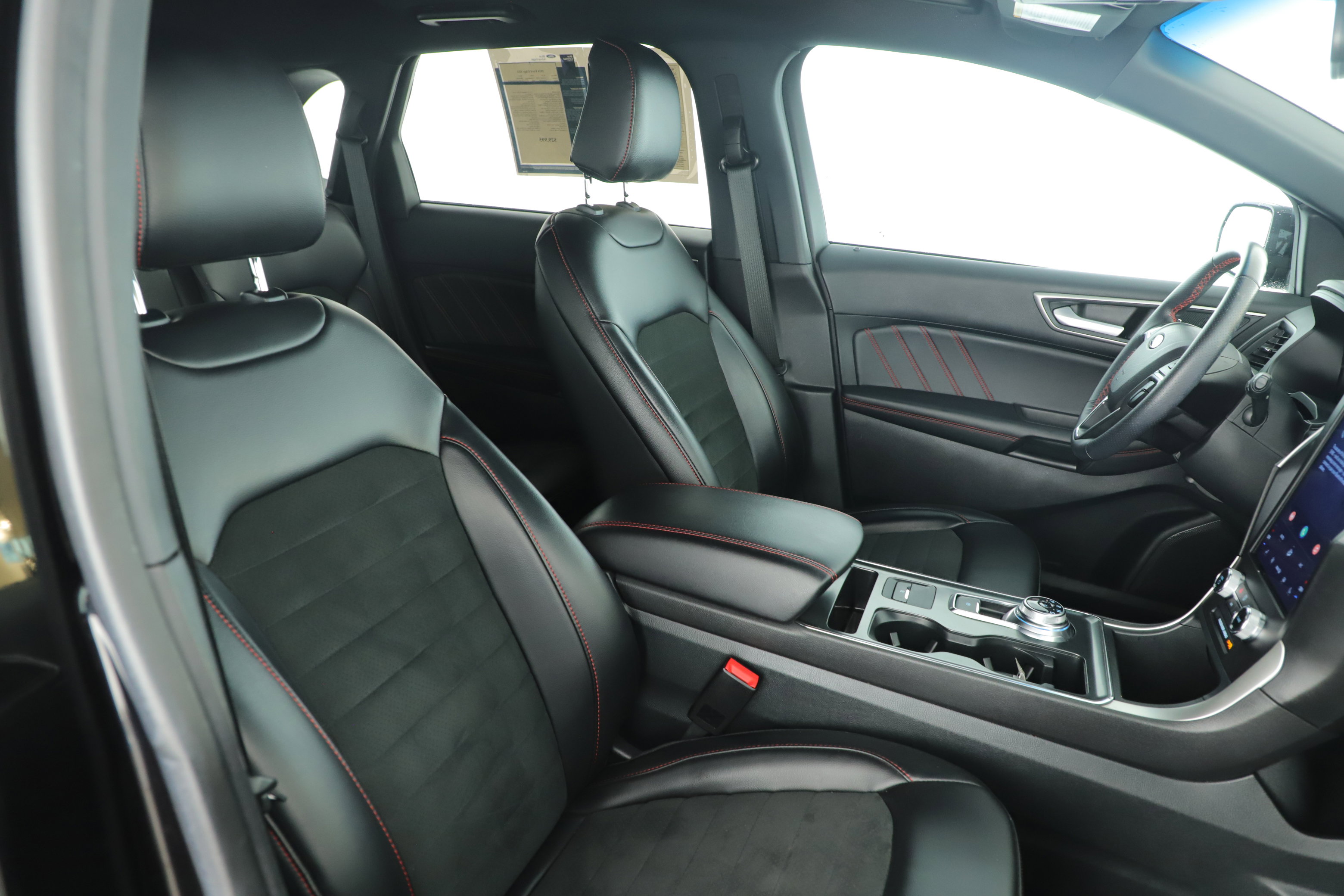 Certified 2024 Ford Edge ST-Line image 10