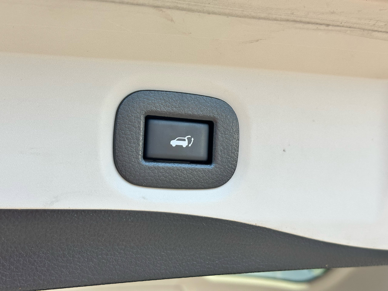 Used 2020 Nissan Rogue SV image 14