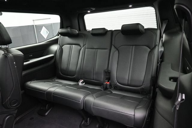 Used 2025 Jeep Wagoneer Series III w/ Premium Group I AWD/4WD image 20