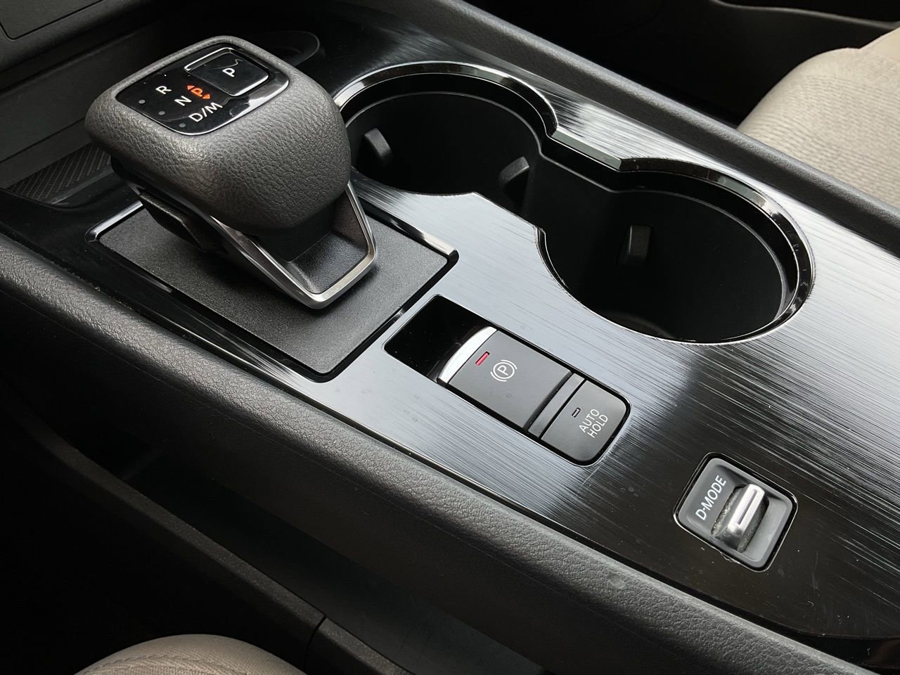 Used 2025 Nissan Rogue SV FWD image 34