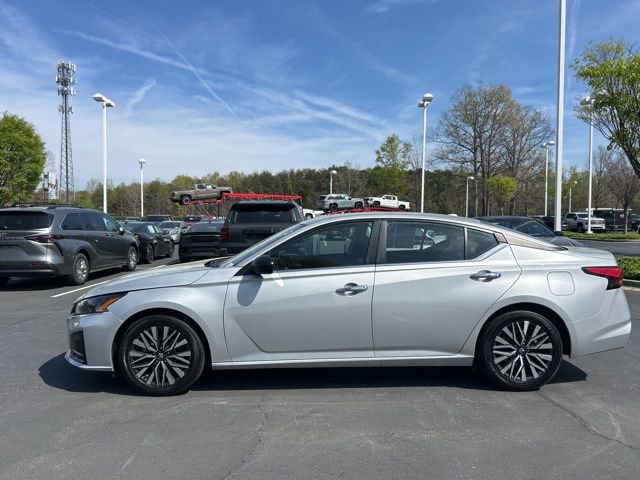Used 2024 Nissan Altima 2.5 SV image 10