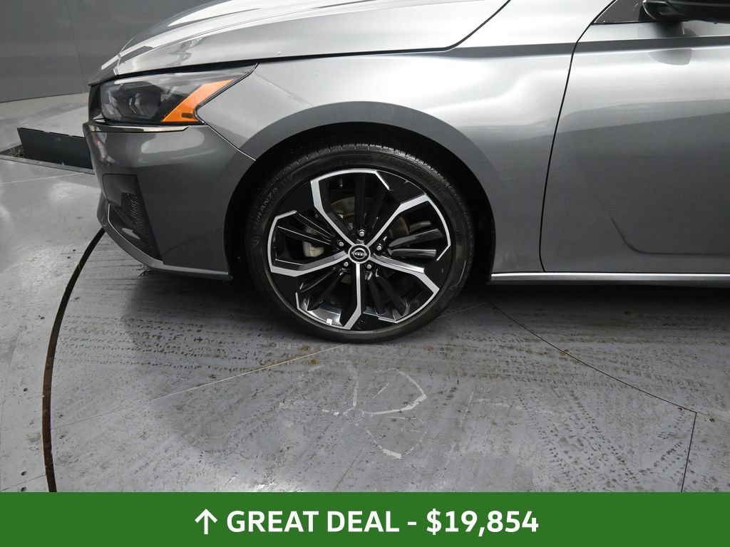 Used 2024 Nissan Altima 2.5 SR image 15